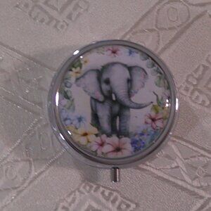 1pc.  Elephant Round Pill Box
